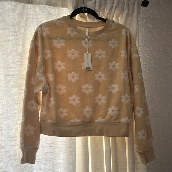 Rylee + Cru – Boxy Pullover Floral Daisy Sweater - Picture 3 of 7